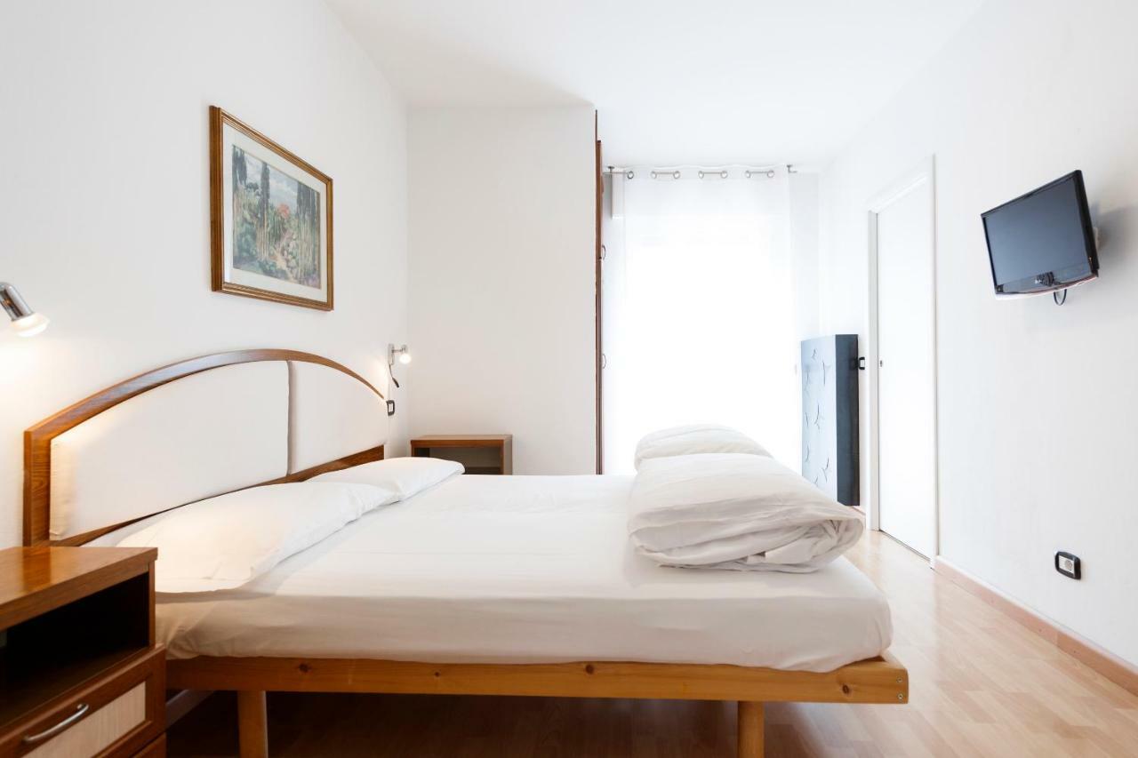 Hotel Sole Holiday Arco Εξωτερικό φωτογραφία